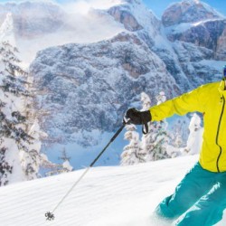 Пройтись на лыжах.